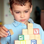 تدريب طفل التوحد على النطق والتخاطب