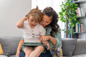 ما هي أفضل وسائل التعليم المتاحة في السعودية لأطفال التوحد