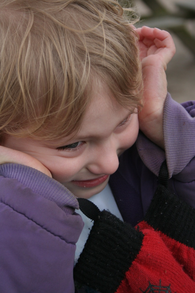أهم علامات أعراض بداية التوحد المبكرة عند الأطفال